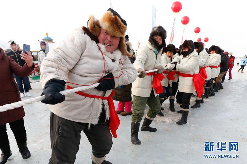 （社会）（1）内蒙古达里诺尔湖冬捕旅游热