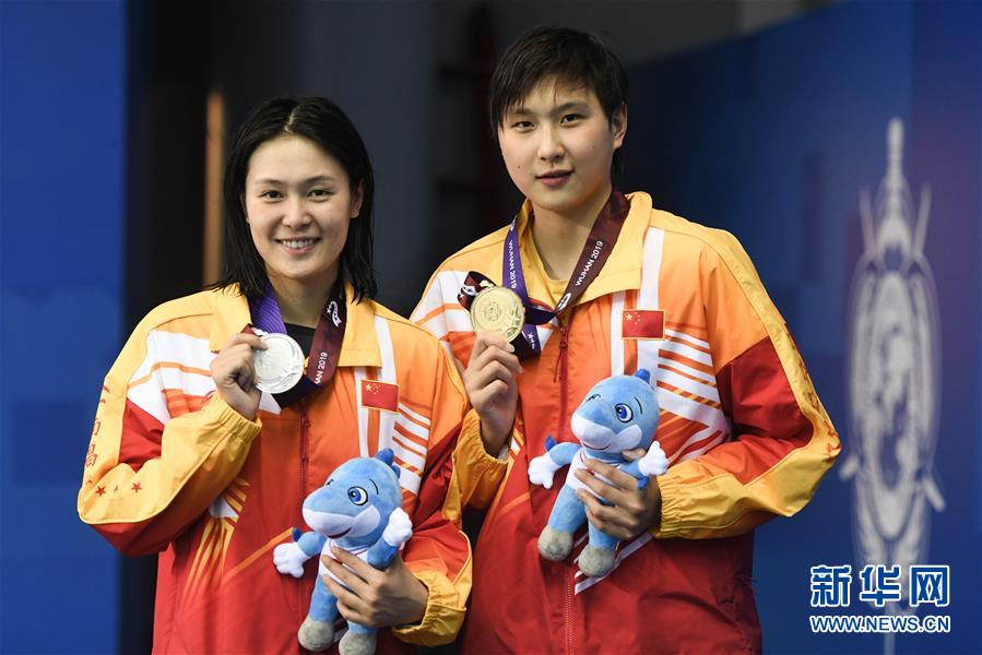 游泳——女子800米自由泳：中国队包揽冠亚军图1