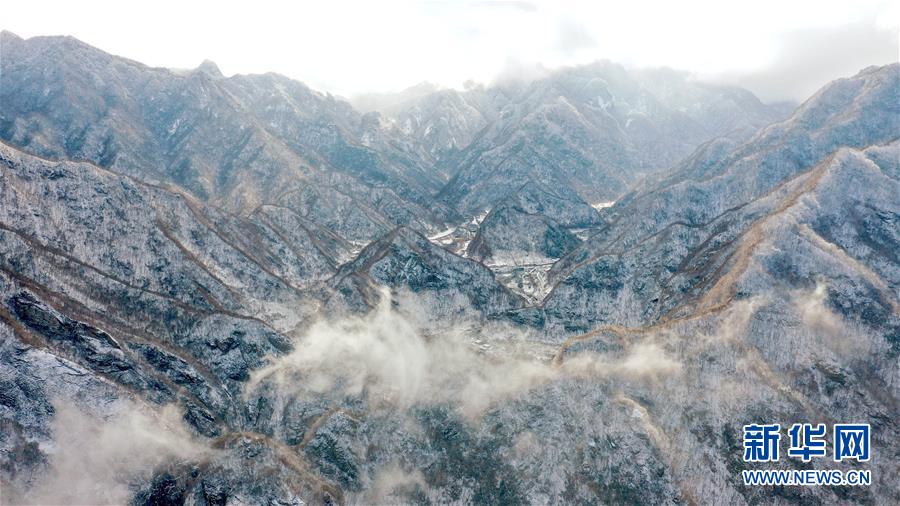 雪落秦岭 重峦茫茫