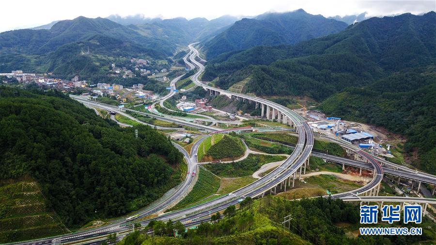（经济）（4）贵州剑榕高速通车在即