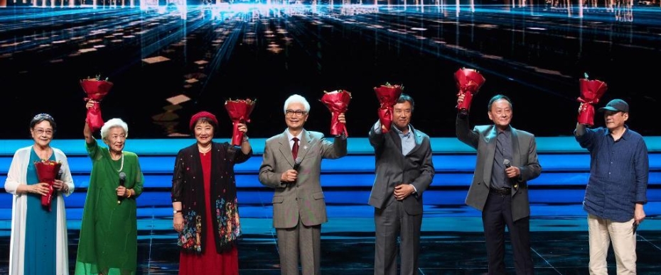 第24届上海国际电影节金爵奖颁奖典礼举行 