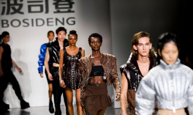 中国品牌波司登亮相纽约■时装周
