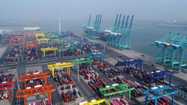 天津港“智慧零碳”碼頭吞吐量突破100萬標準箱