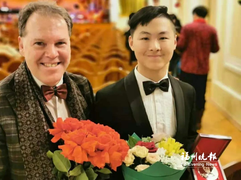 福州少年获世界顶级钢琴大赛第二名