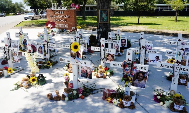 美国尤瓦尔迪:悼念校园枪击遇害者（高清组图）