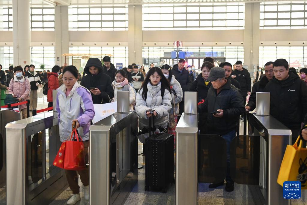 新华全媒+丨我国首条民营控股高铁开通两周年 运送旅客超2000万人次
