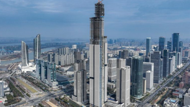 南京416.6米超高层建筑项目主体结构全面封顶