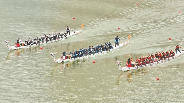 福州龙舟巡回赛开桨