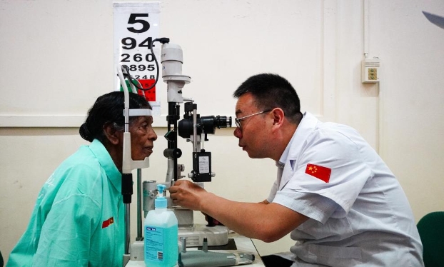 中国医疗队帮助斯里兰卡100名白内障患者重见光明