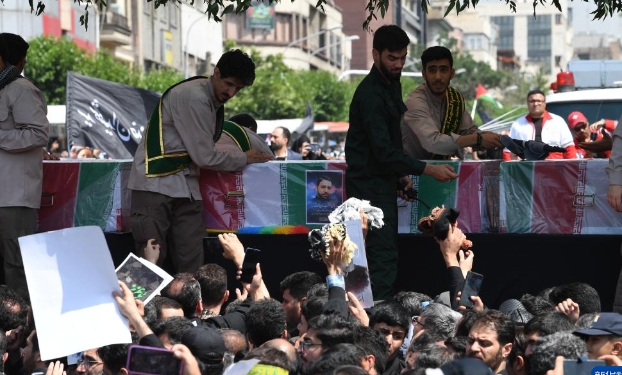 伊朗为总统莱希及其随行人员举行悼念活动（高清组图）