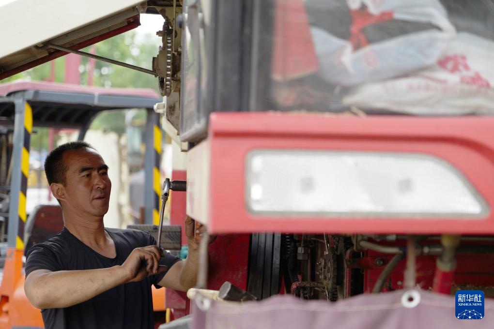  Dengzhou, Henan: "Three summers" of agricultural machinery maintenance service
