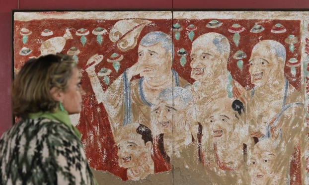  The Silk Road is famous -- the exhibition of murals along the Silk Road was unveiled in Paris