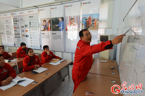 【中国梦 大国工匠】“金牌工人”卢建强：从注水泵工到首席技师