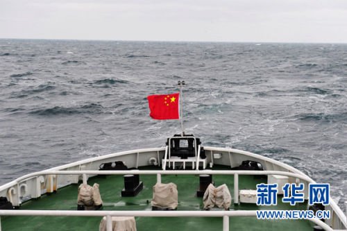 2月9日，中国海监137船在钓鱼岛海域巡航。 2月9日，除夕，中国海监船编队在钓鱼岛海域进行常态化巡航。这是在中华民族最为重要的传统节日——春节期间，中国公务船首次在我国钓鱼岛海域巡航。 新华社记者 张建松 摄