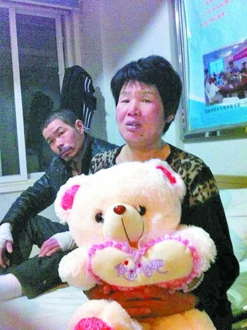 火海救母13岁女孩不治去世 各界捐款近260万元