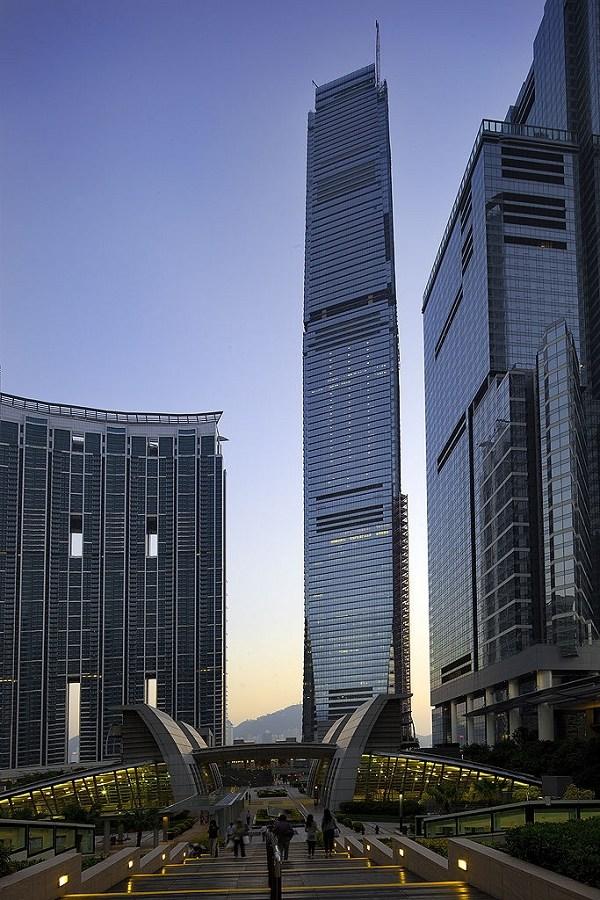 高清:远大"世界第一高楼"签约 高838米花52.5亿