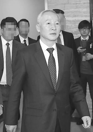 韩国国家情报院院长南在俊出席国会会议。