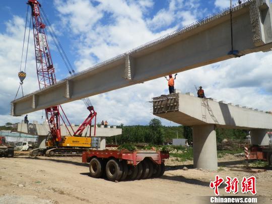 APEC会议前北京三条新改建公路主体建设将完工
