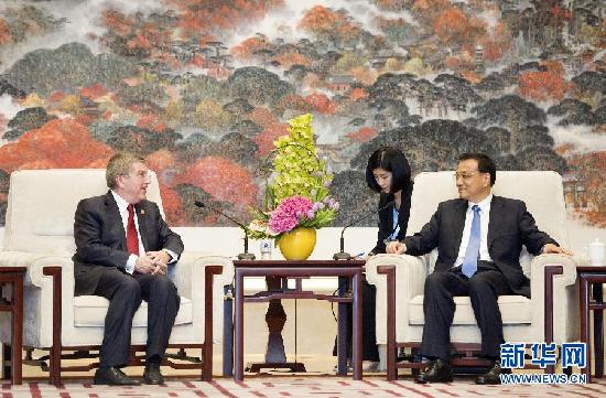 8月28日，国务院总理李克强在南京会见国际奥委会主席巴赫。新华社记者 谢环驰 摄