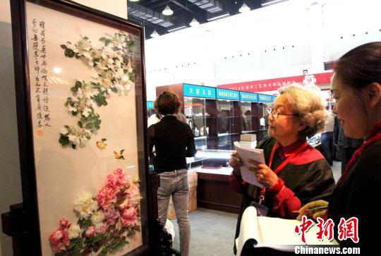 第十五届中国“工美大师精品展”扬州开幕