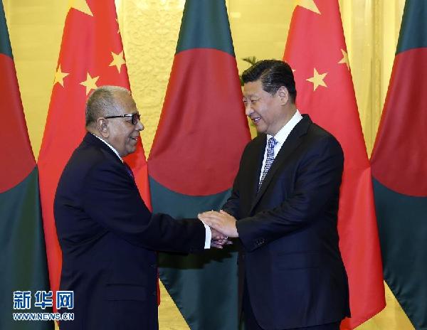 11月8日，中国国家主席习近平在北京人民大会堂会见孟加拉国总统哈米德。 新华社记者 丁林 摄 