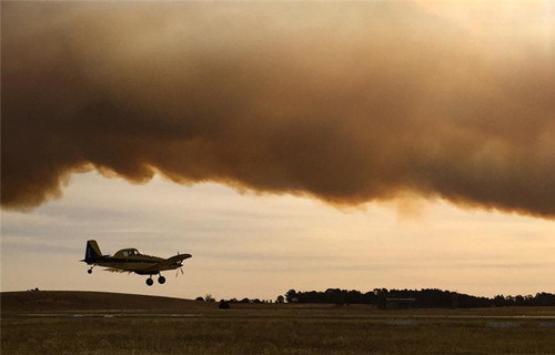 南澳大利亚州山林大火持续仍威胁数十家园（图）