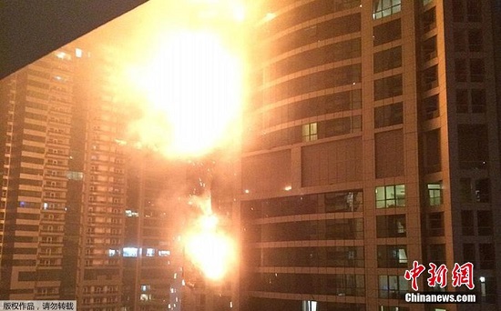 迪拜摩天住宅楼大火被扑灭当局称无人员伤亡