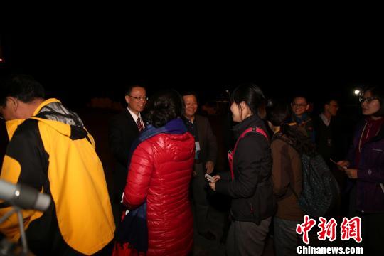 中国航企连夜加派飞机接送滞留尼泊尔旅客（图）