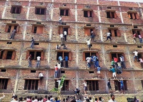 印度考试作弊丑闻发酵或1000多人被警方扣留