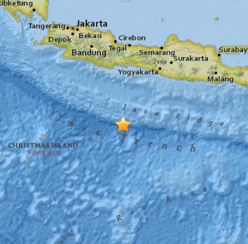 印尼南部海域发生5.1级地震震源深29.7公里