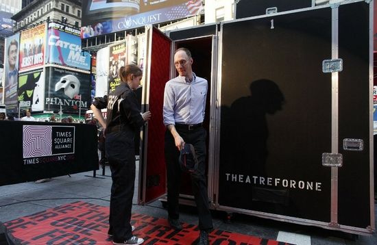 全球最小剧院纽约免费开放仅限1名观众入场（图）
