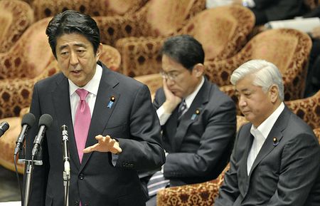 安倍解释自卫队在海外动武范畴称仅限海上扫雷