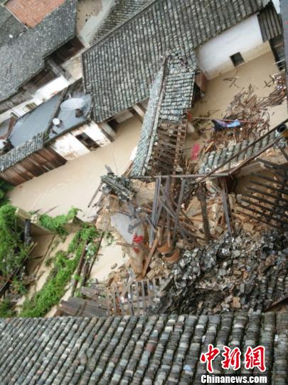 广东仁化突发强降雨山洪致2.35万人受灾422间房屋被淹