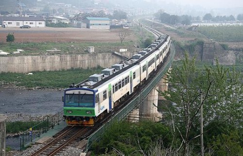 朴槿惠出席京元线铁路修复仪式吁朝韩携手合作