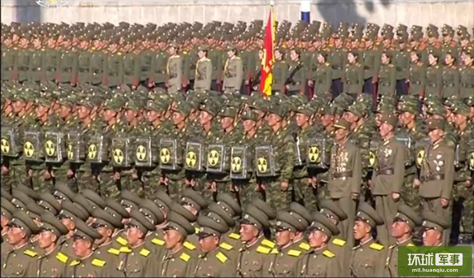 朝鲜大阅兵展出洲际弹道导弹核背包再度来袭
