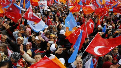 土耳其大选执政党胜出总理吁朝野政党齐心制宪