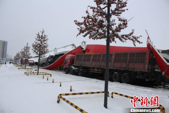 消防辟谣网传“内蒙古加油站被积雪压塌多人死伤”
