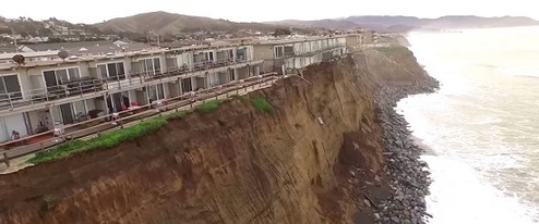 厄尔尼诺加快美加州海岸侵蚀海滨公寓岌岌可危