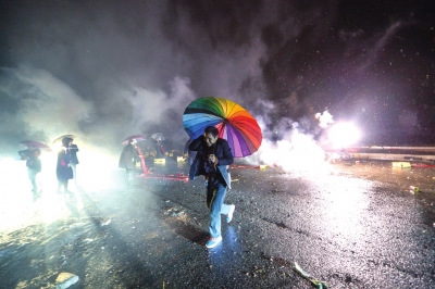 北京今年春节烟花销售微降市政府要求把燃放量降下来