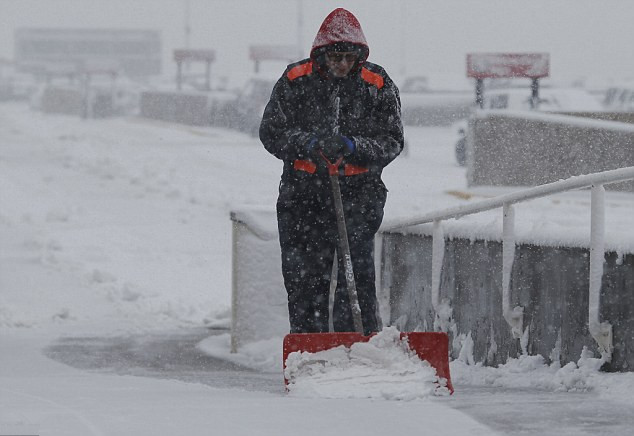 美科罗拉多大雪致逾800航班取消3.5万住户停电