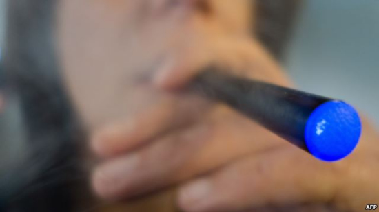美政府禁止向未成年人出售电子烟防止新一代上瘾