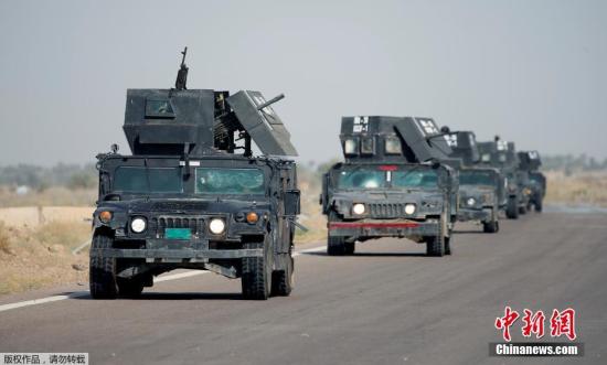伊拉克反恐部队的装甲车辆驶向费卢杰。大量伊拉克政府军精锐部队也已被调度至费卢杰周边，距伊拉克首都巴格达以西大约45公里，准备发动进攻。