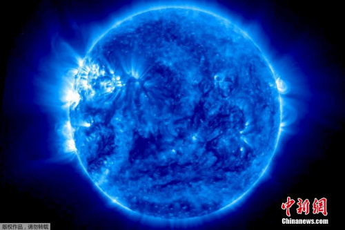 太阳前现神秘蓝色球体？NASA观测卫星照片引猜想