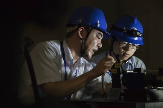 【中国梦·大国工匠】三峡电厂检修中的“定海神针”