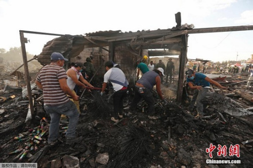 当地时间12月20日，墨西哥城北部一个烟花市场发生爆炸。