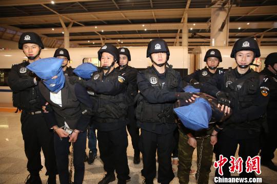 云南一男子被诈骗600余万警方抓获18名犯罪嫌疑人