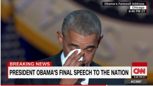 奥巴马在演讲中擦拭眼泪。（CNN视频截图）