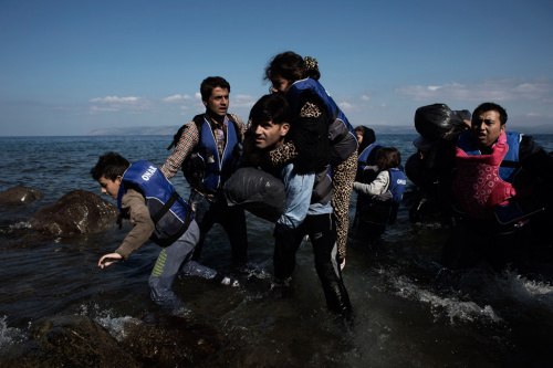 地中海偷渡的难民。图片来源：联合国网站。