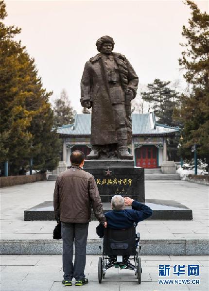 （新华全媒头条·图文互动）（2）父与子，60年：守护英雄到白头——抗战英雄徐振明一家两代守护杨靖宇陵园纪实