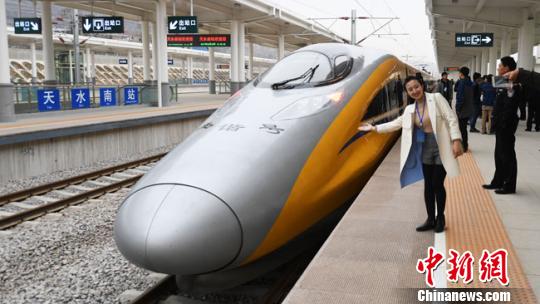 中国“高铁丝路”：助力“一带一路”互联互通（图）